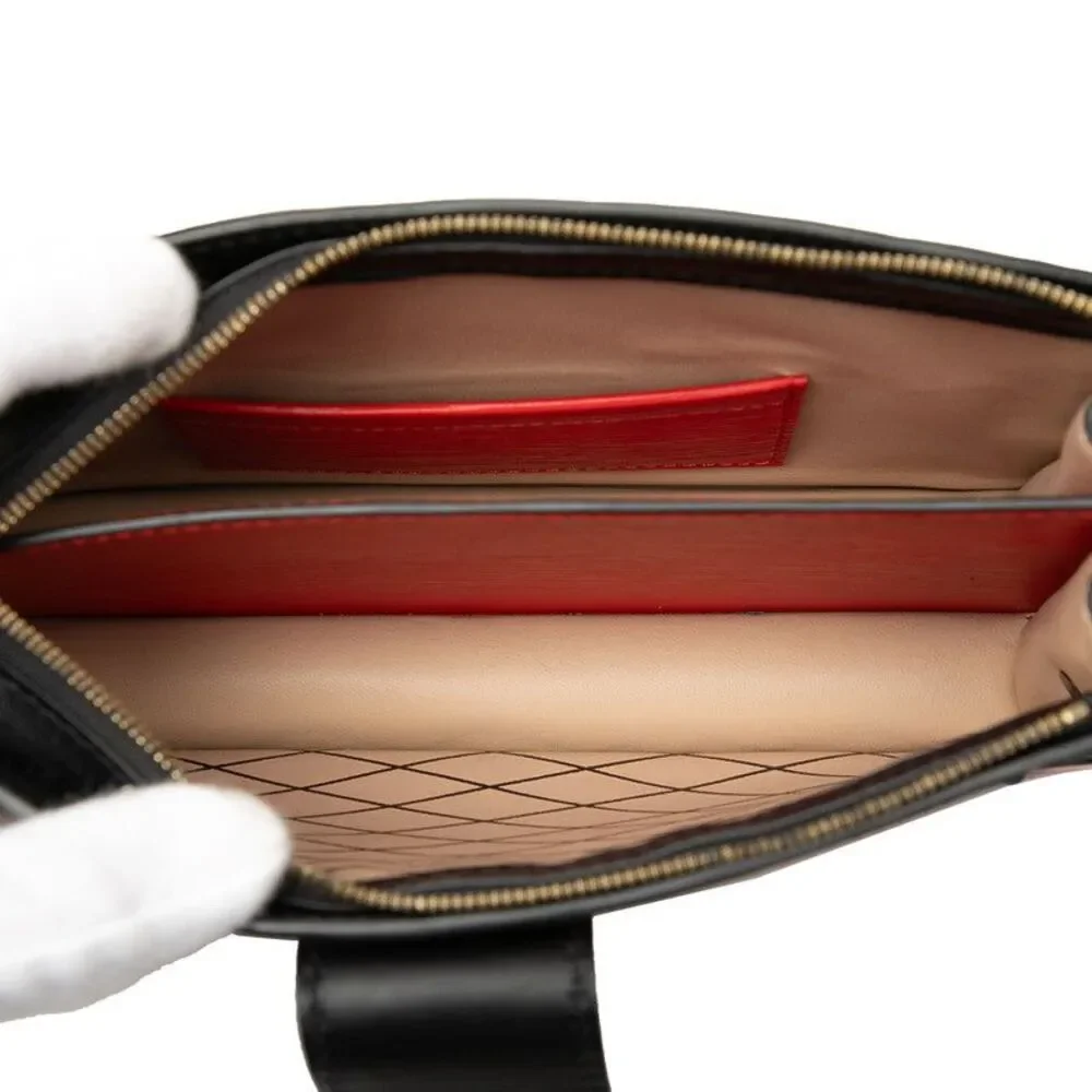 Louis Vuitton delivery duty